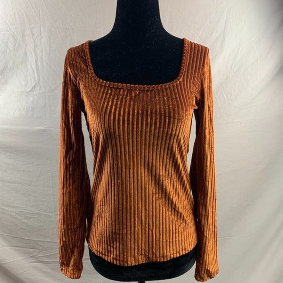 Brown Rib-knit Velvet Tee - Picture 6 of 6